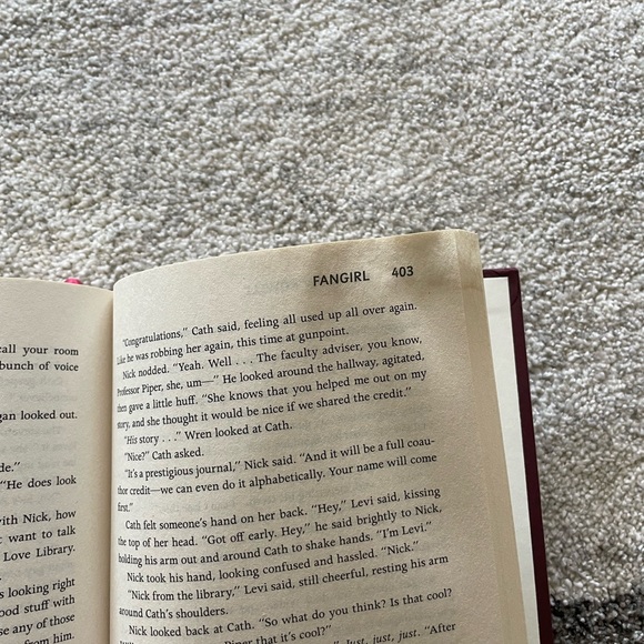 Fangirl by Rainbow Rowell - Picture 6 of 6